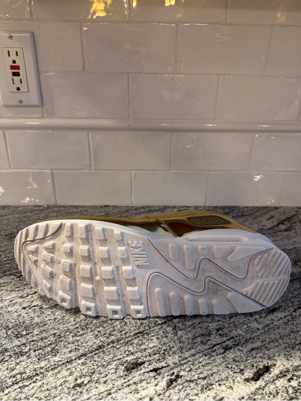 Women’s Nike Air Max 90 Metallic Pack Gold CQ6639-700 Size 13.5/Mens 12 - Picture 9 of 10